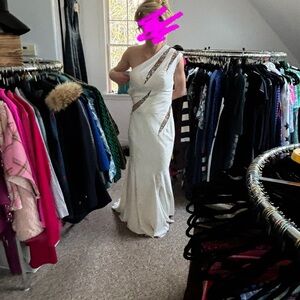Elegant One-Shoulder White Sequin Evening Gown